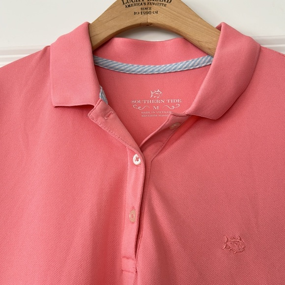 Southern Tide Pink Textured Polo Shirt w SkipJack logo Medium w MEASUREMENTS - Picture 2 of 8